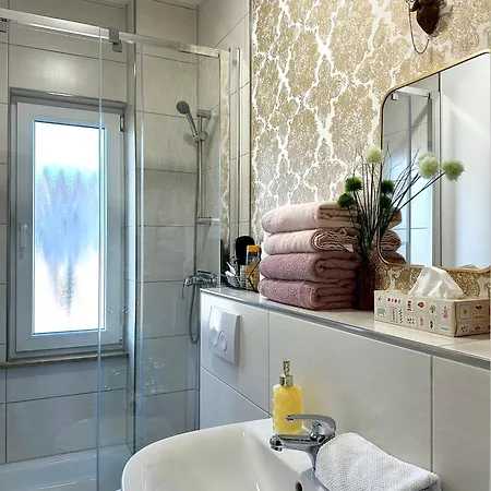 아파트 Modernes Mit Altbau Flair Naehe Messe Duesseldorf