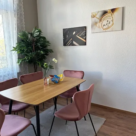 Modernes Mit Altbau Flair Naehe Messe Duesseldorf アパート