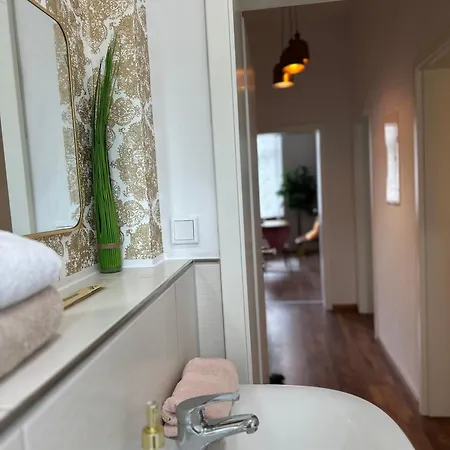 アパート Modernes Mit Altbau Flair Naehe Messe Duesseldorf *