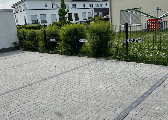 Modernes Mit Altbau Flair Nähe Messe Düsseldorf *